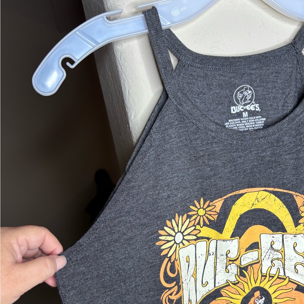 Buc-ee’s Gray Tank with Floral and Beaver Graphic Cotton Blend Size M - Picture 3 of 4